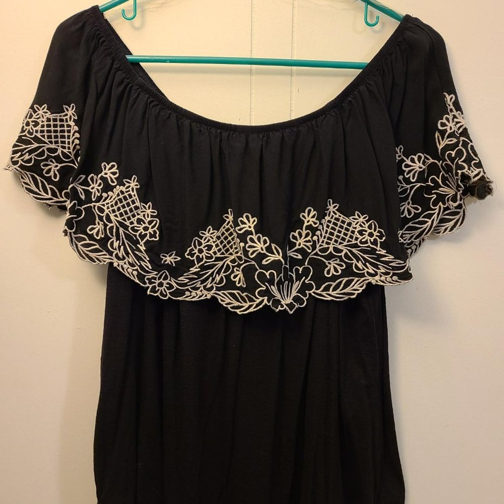 DayTrip Black Off-the-shoulder strapless shirt